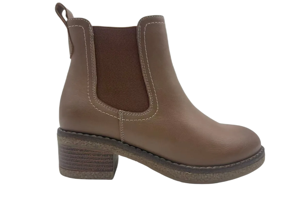 Ladies boots 010 by SHI JI FOOTWEAR, style B010