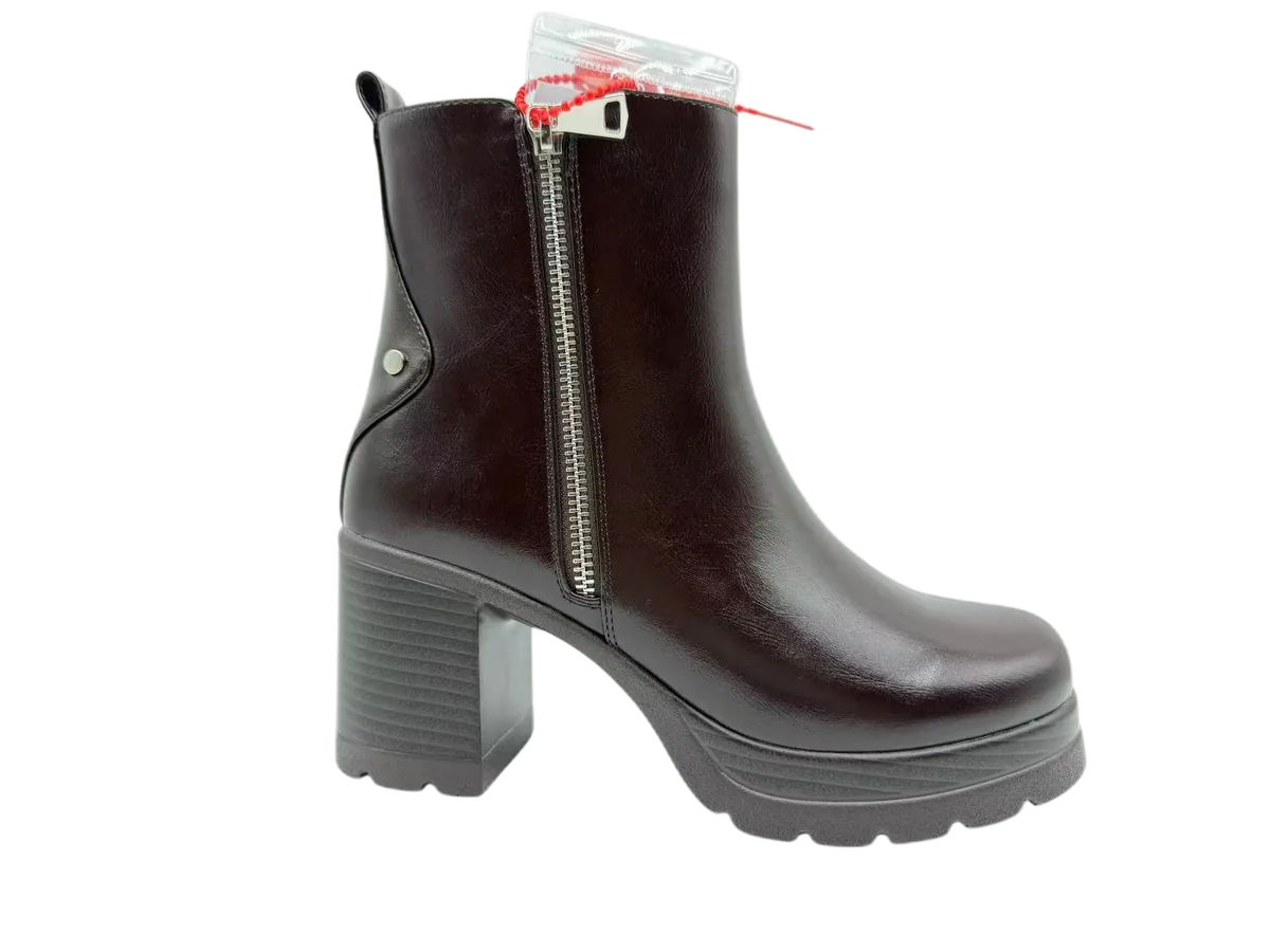 Ladies boots 022 by SHI JI FOOTWEAR, style B022