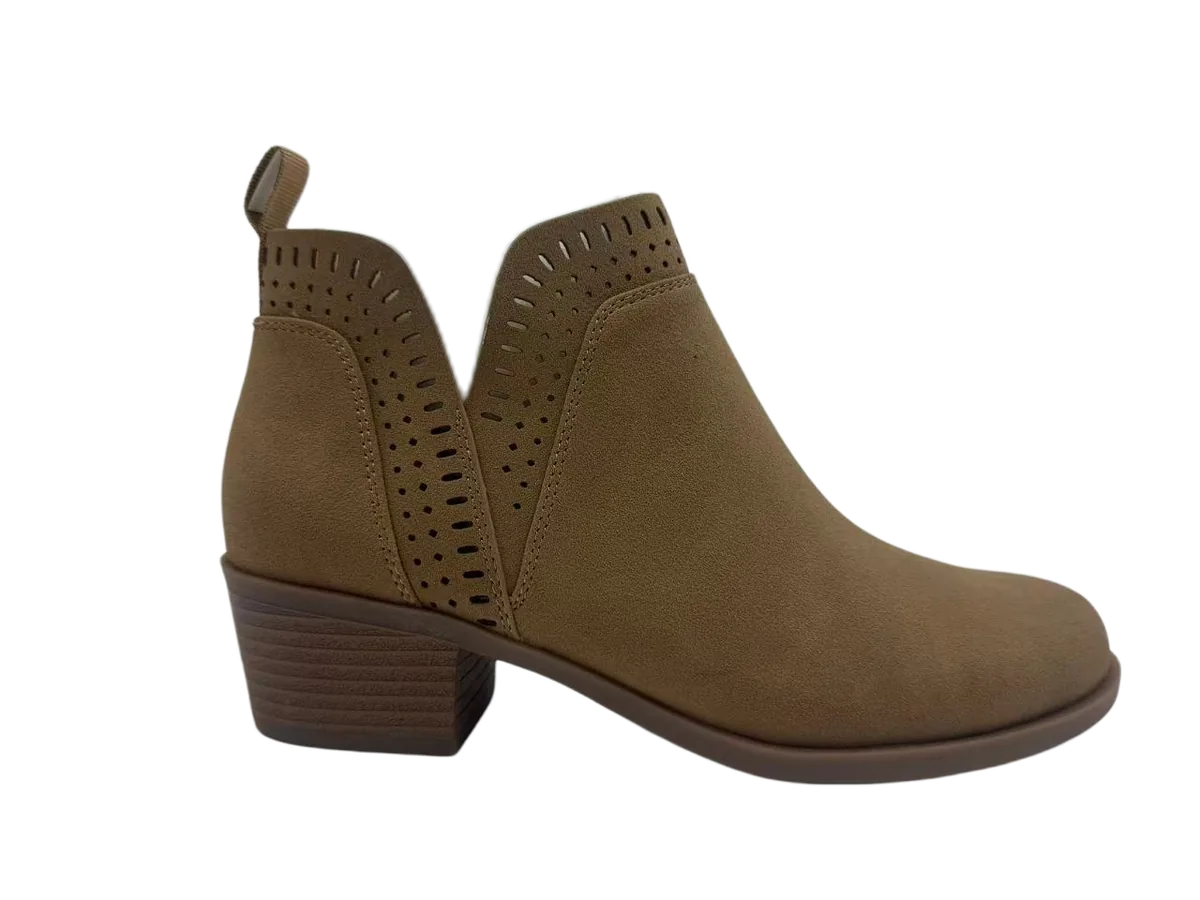 Ladies boots 031 by SHI JI FOOTWEAR, style B031