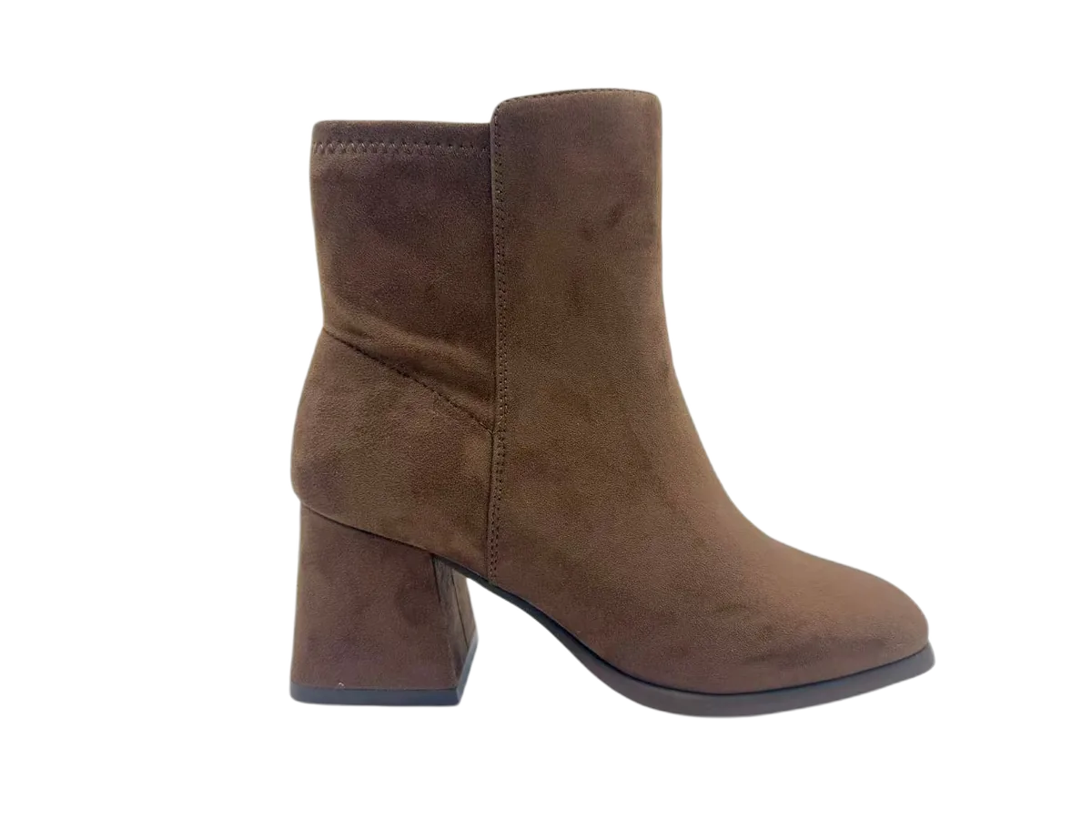 Ladies boots 032 by SHI JI FOOTWEAR, style B032