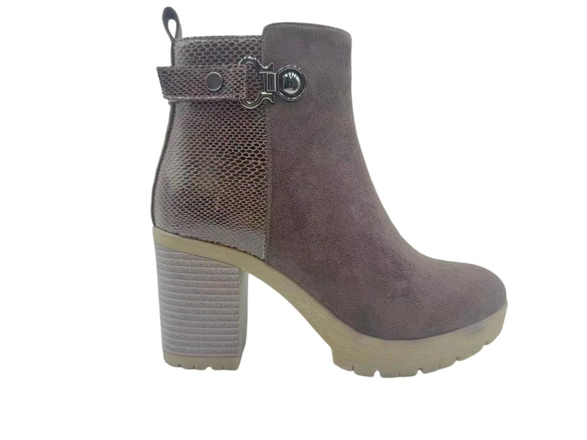 Ladies boots 039 by SHI JI FOOTWEAR, style B039