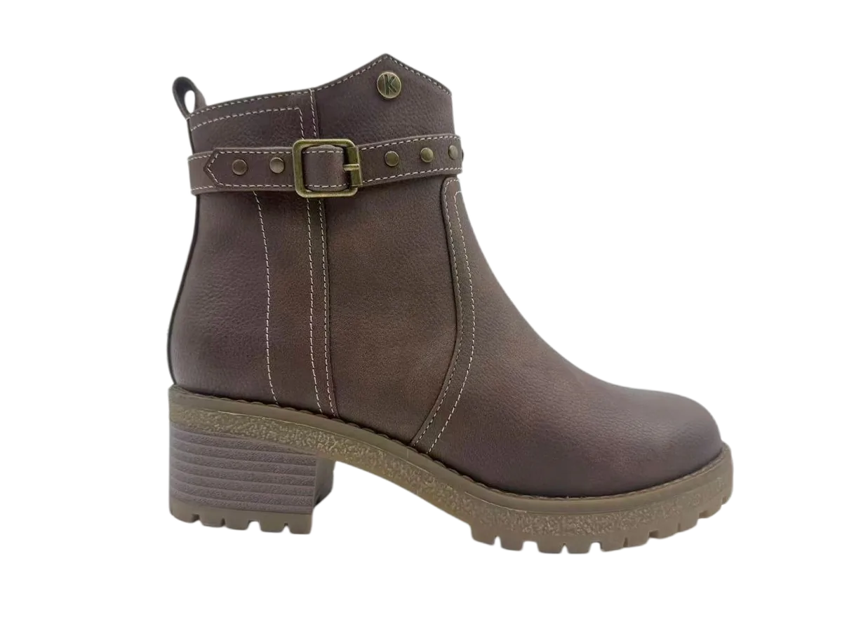 Ladies boots 042 by SHI JI FOOTWEAR, style B042