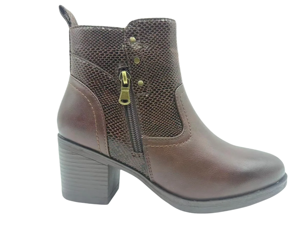 Ladies boots 046 by SHI JI FOOTWEAR, style B046