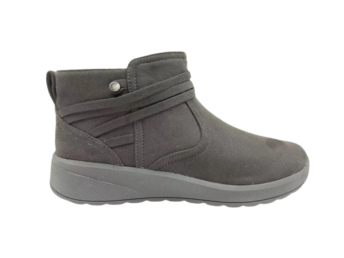 Ladies boots 054 by SHI JI FOOTWEAR, style B054