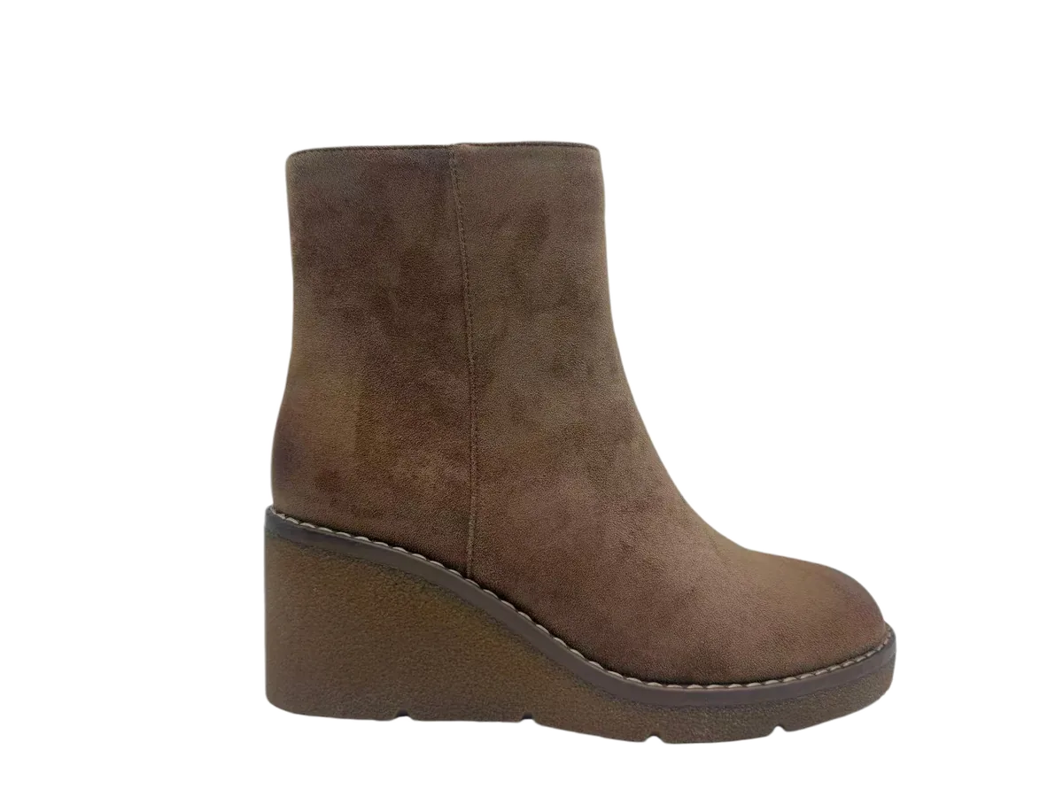 Ladies boots 055 by SHI JI FOOTWEAR, style B055