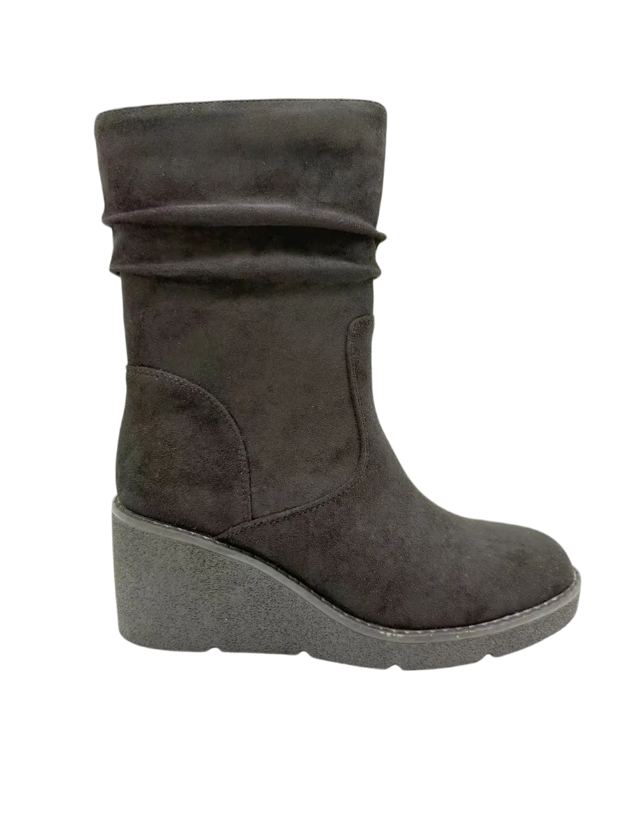 Ladies boots 056 by SHI JI FOOTWEAR, style B056