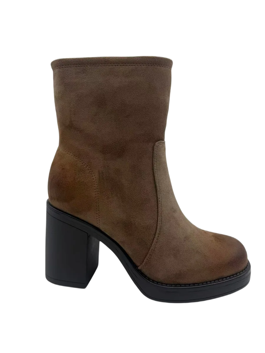 Ladies boots 061 by SHI JI FOOTWEAR, style B061