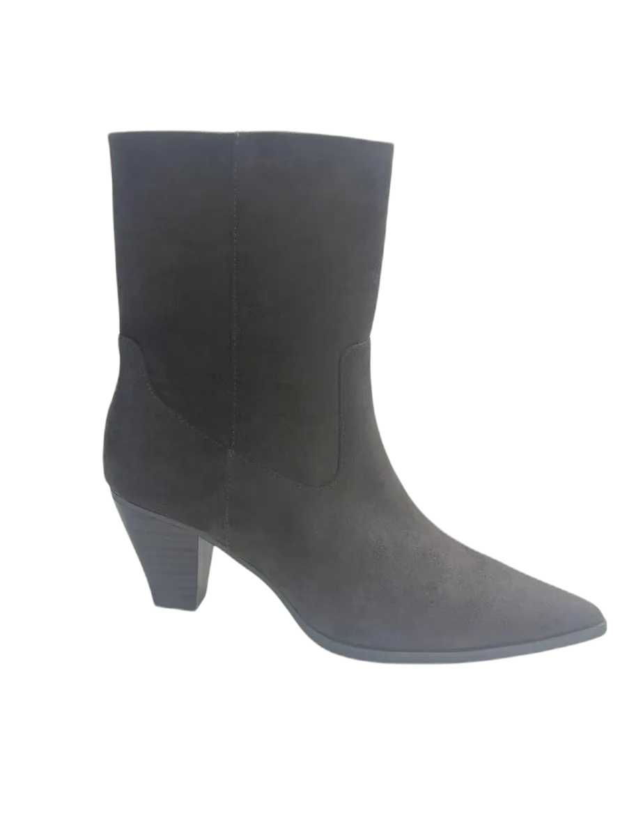 Ladies boots 069 by SHI JI FOOTWEAR, style B069