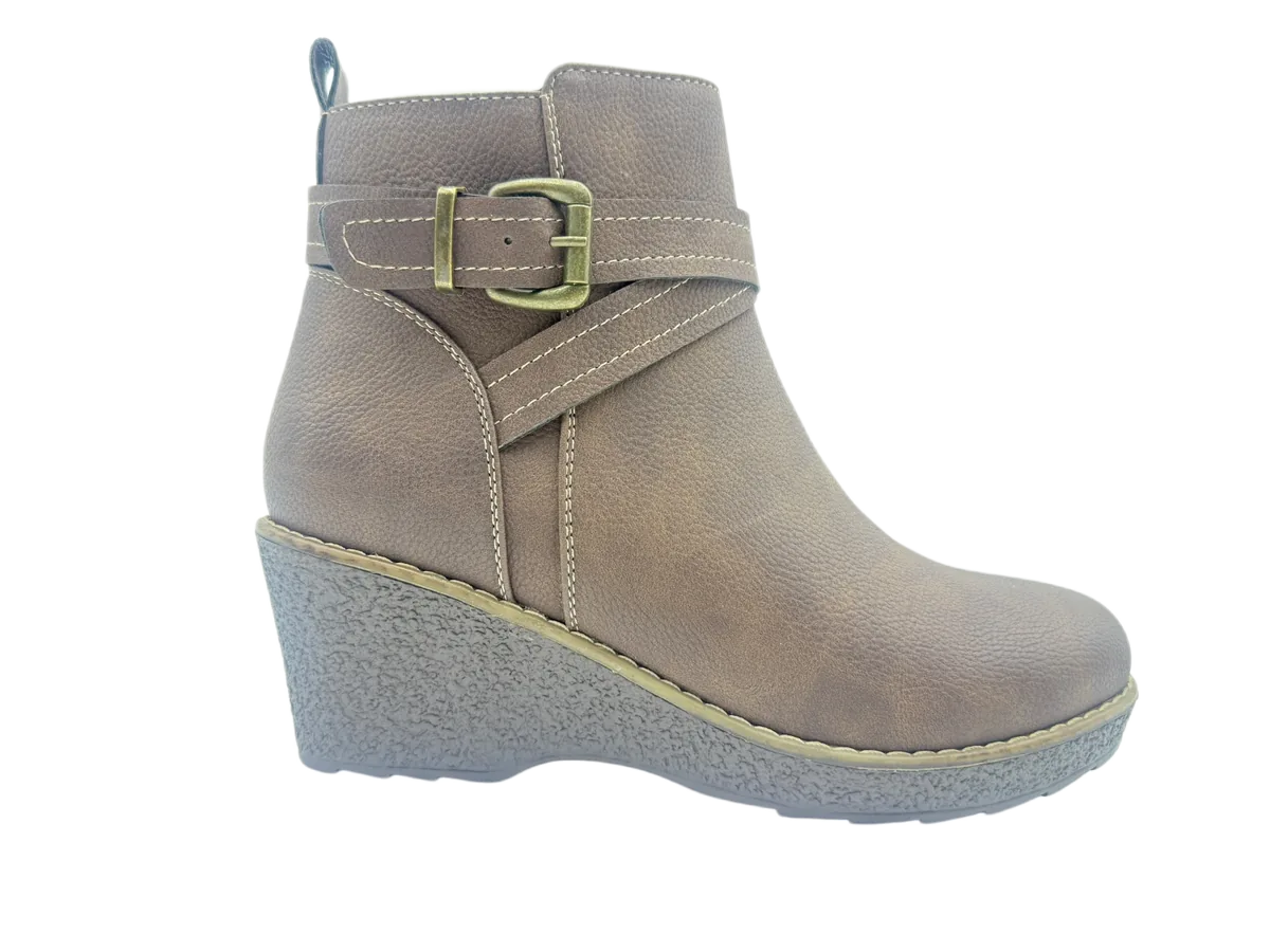 SHI JI footwear style W003