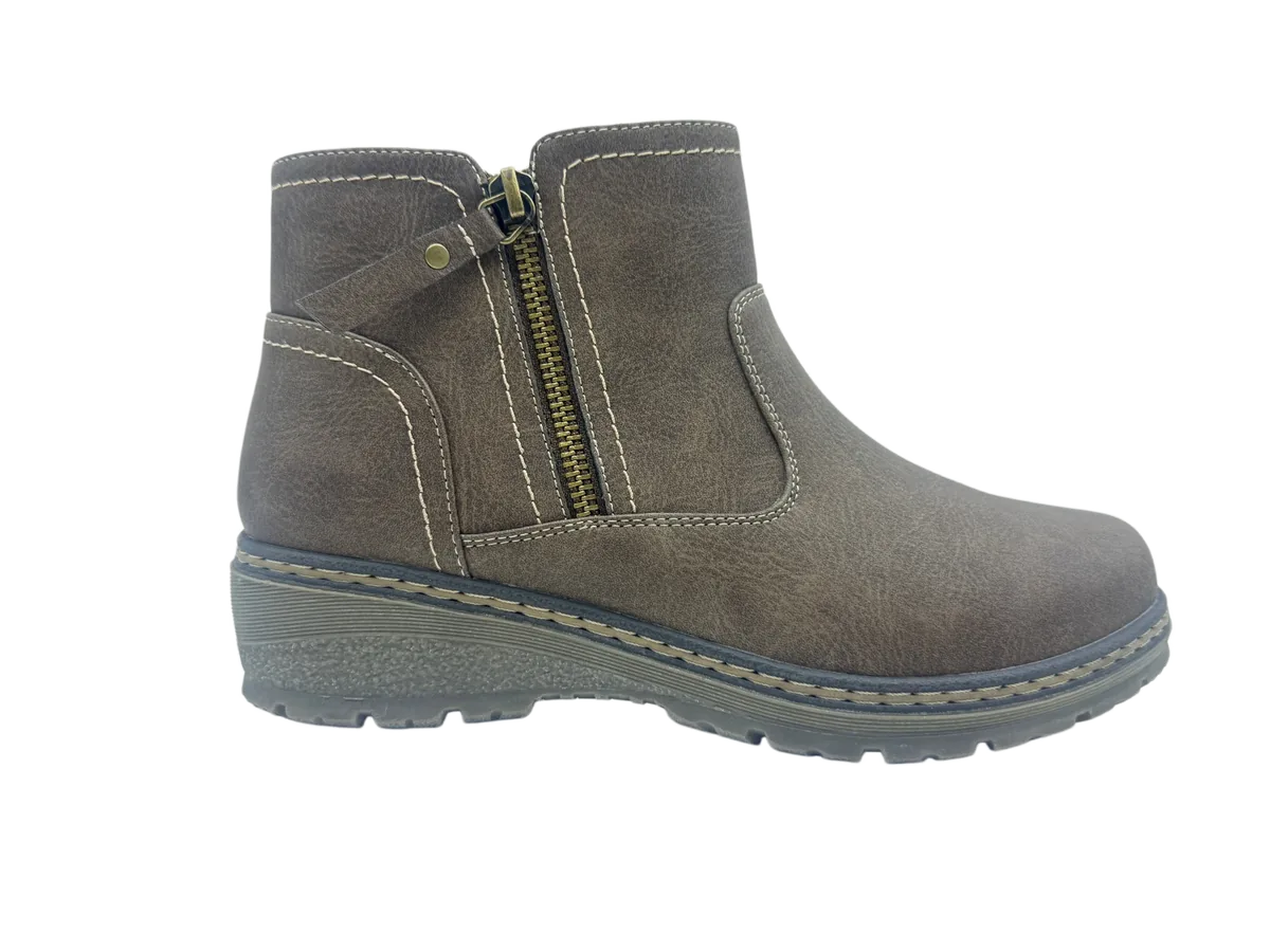 Winter shoes 019 by SHI JI FOOTWEAR, style W019