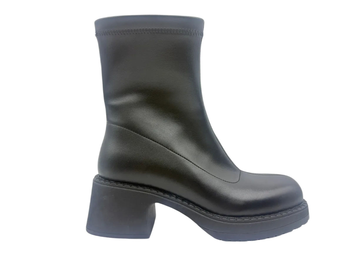 Winter shoes 048 by SHI JI FOOTWEAR, style W048