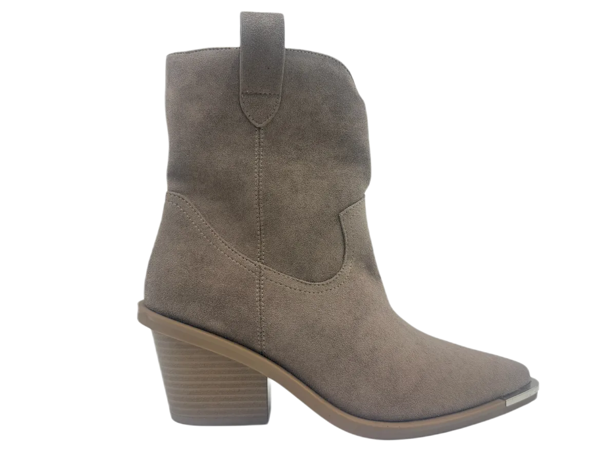 Winter shoes 079 by SHI JI FOOTWEAR, style W079