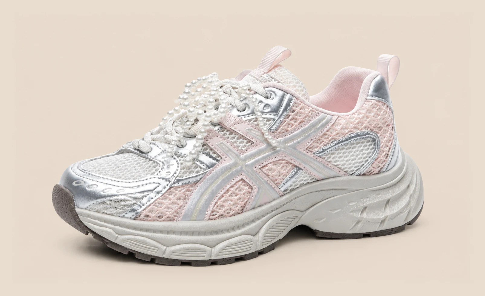 Style 650016 women's chunky sneaker by SHI JI FOOTWEAR, style 650016